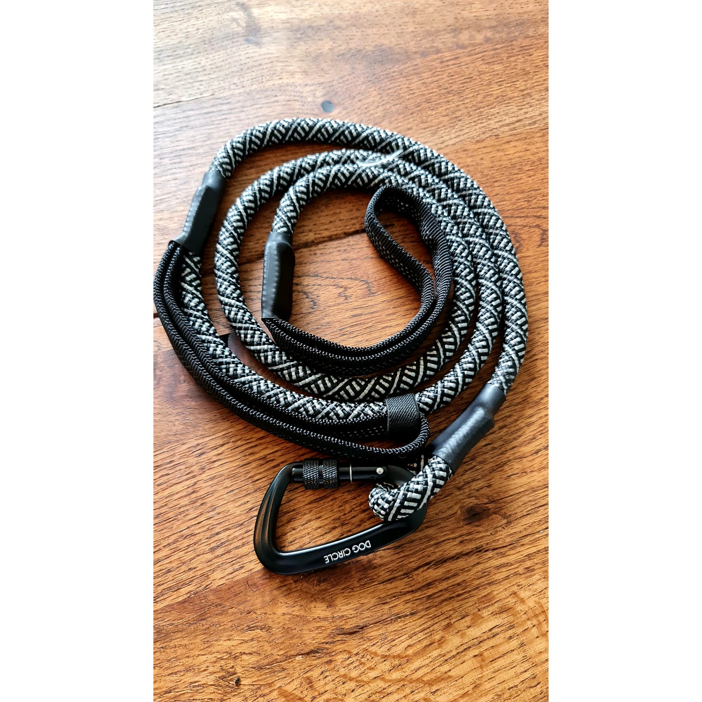 Double Handle Carabiner Dog Rope Leash - Black & White